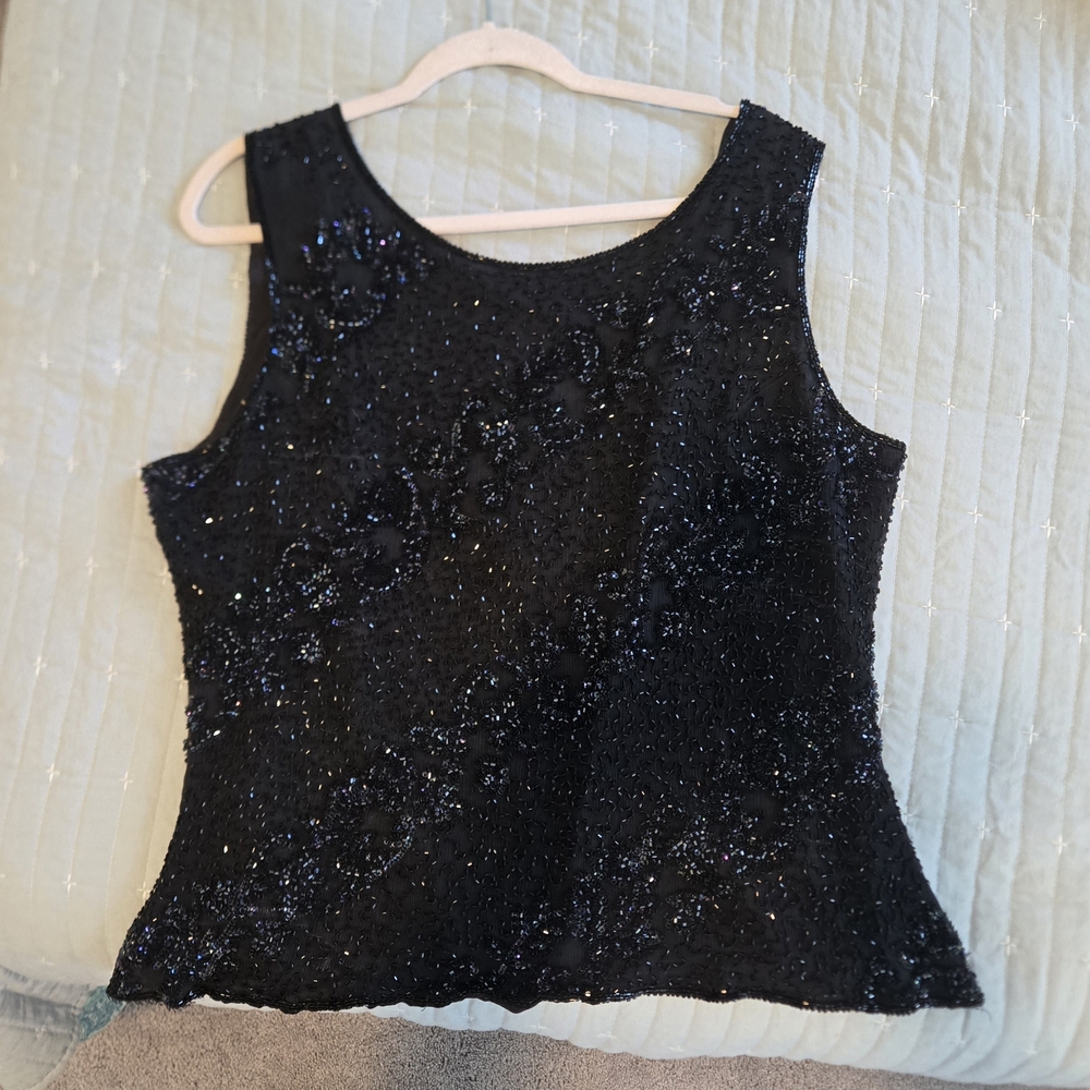 Chic Black Sleeveless Blouse